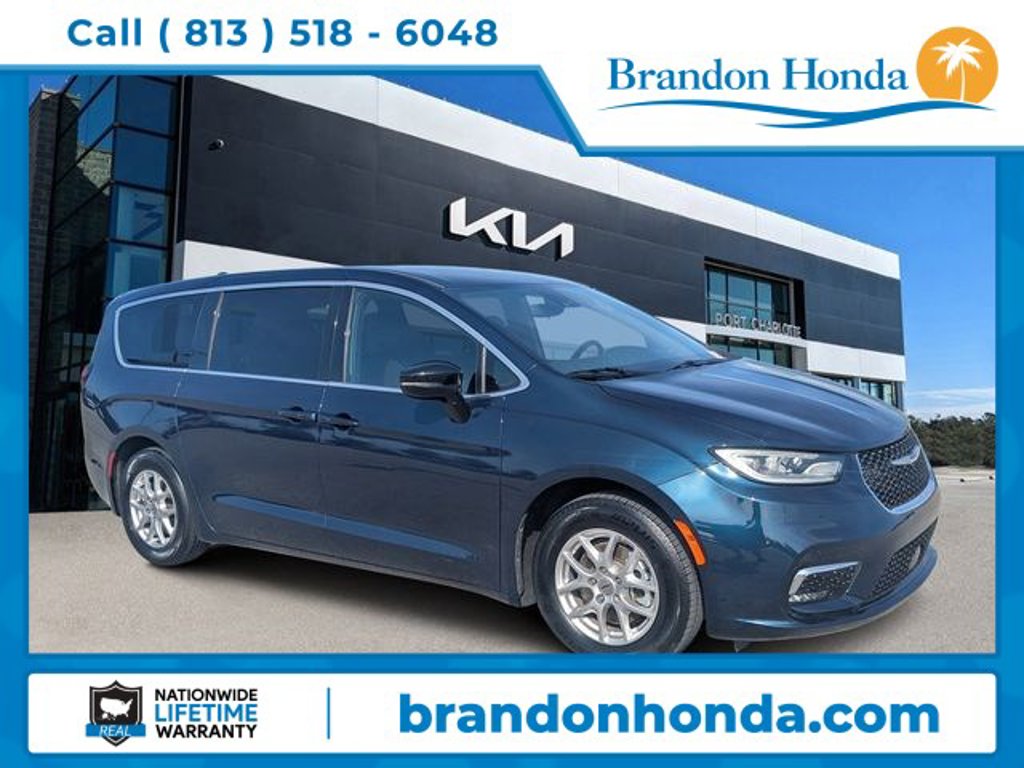 2024 Chrysler Pacifica Touring